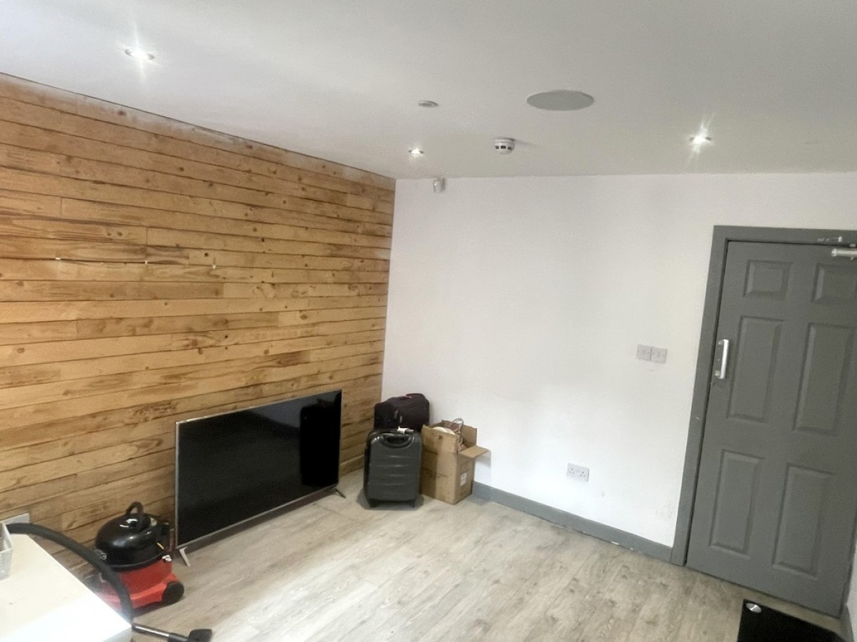 Images for 214 Molyneux Road EAID:f19b2b8dd2d922af2053e08aeaa83c02 BID:1