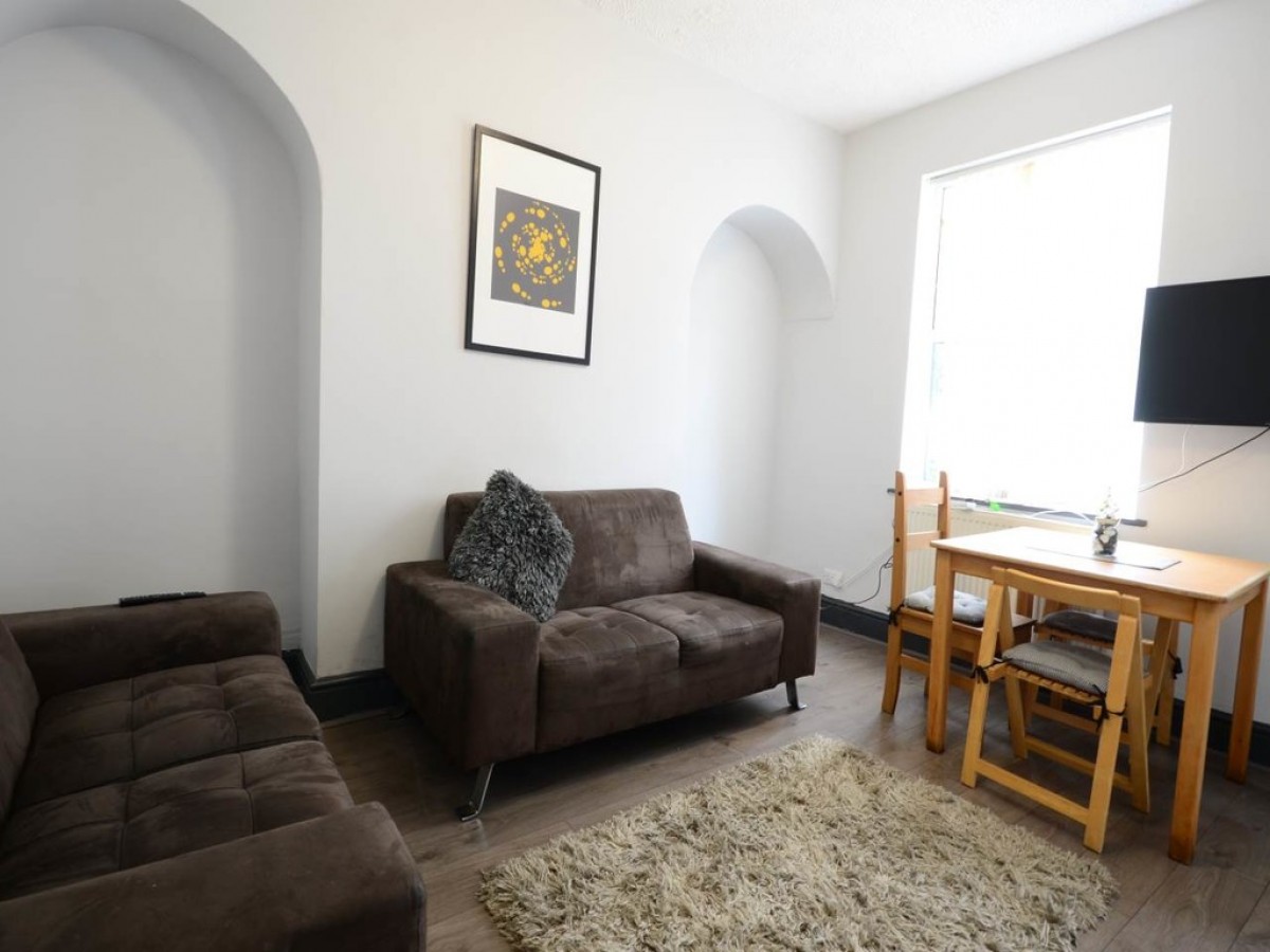 Images for 14 Gainsborough Road EAID:f19b2b8dd2d922af2053e08aeaa83c02 BID:1